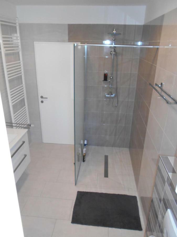 Apartment Laura กอสเตรนา ภายนอก รูปภาพ